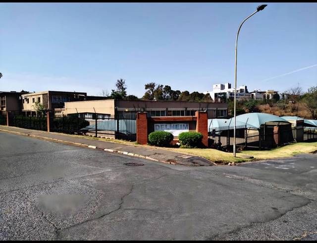 2 BEDROOM APARTMENT FOR SALE IN AUCKLAND PARK